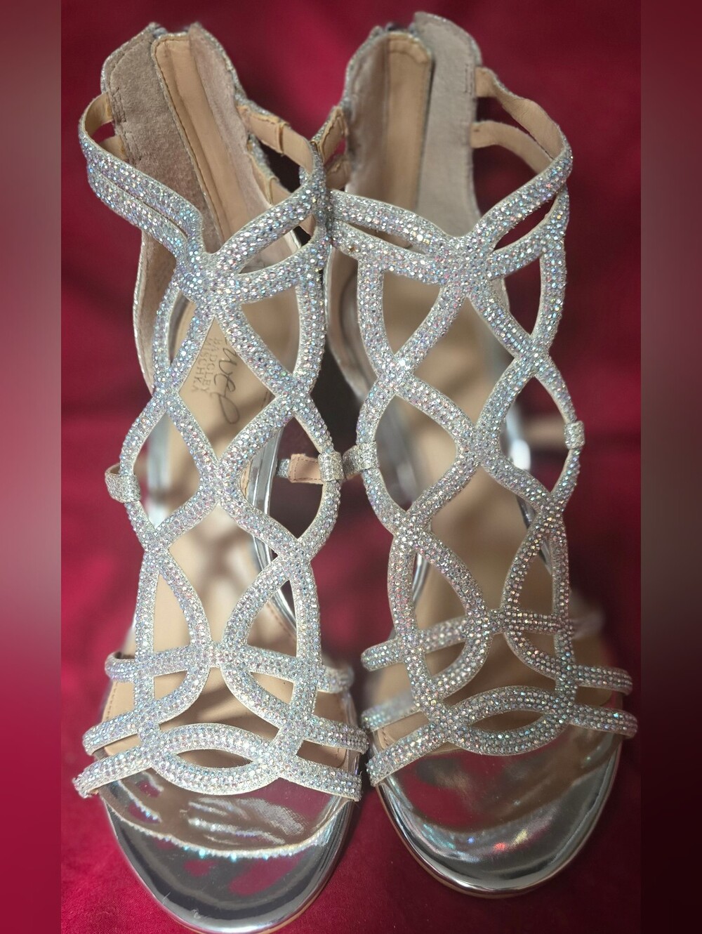 Jewel Badgley Mischka Silver Glitter Strappy Block Heels